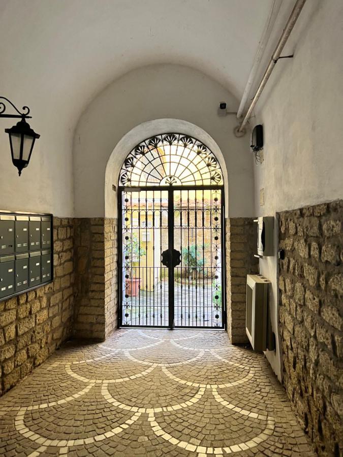 Age Chiaia Appartement